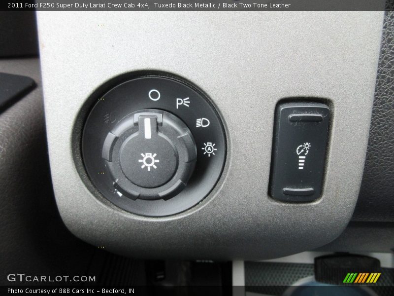 Tuxedo Black Metallic / Black Two Tone Leather 2011 Ford F250 Super Duty Lariat Crew Cab 4x4