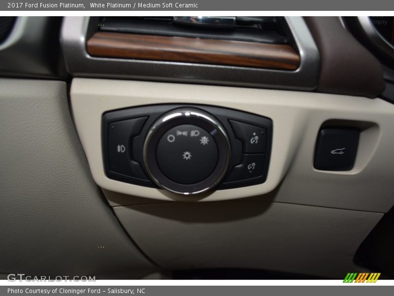 White Platinum / Medium Soft Ceramic 2017 Ford Fusion Platinum
