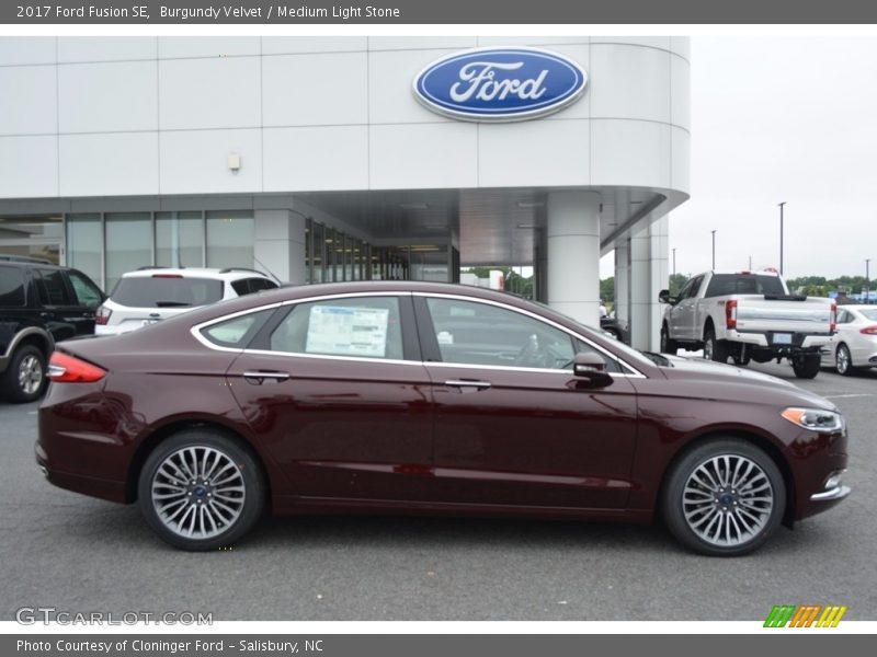 Burgundy Velvet / Medium Light Stone 2017 Ford Fusion SE