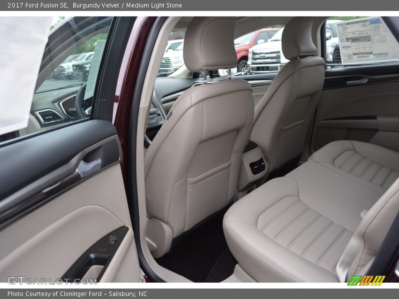 Burgundy Velvet / Medium Light Stone 2017 Ford Fusion SE