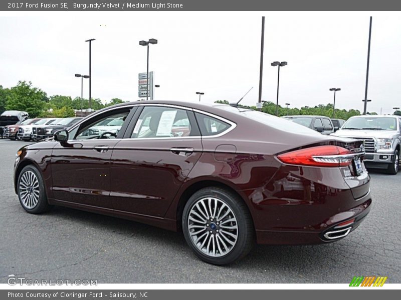 Burgundy Velvet / Medium Light Stone 2017 Ford Fusion SE