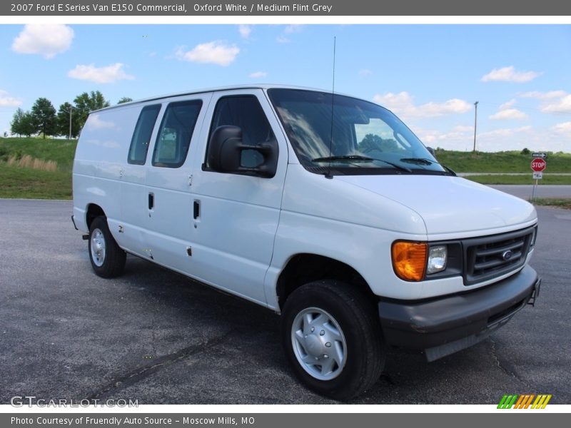 Oxford White / Medium Flint Grey 2007 Ford E Series Van E150 Commercial