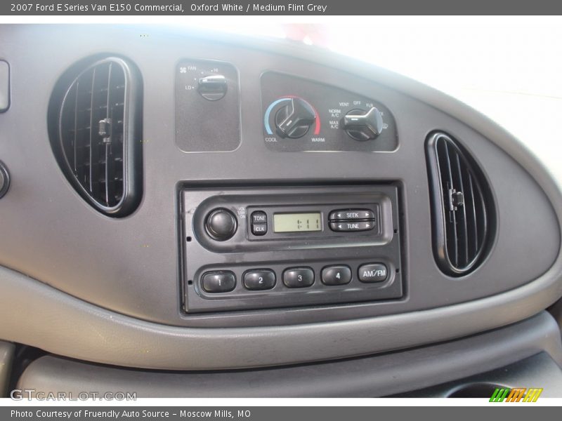 Oxford White / Medium Flint Grey 2007 Ford E Series Van E150 Commercial