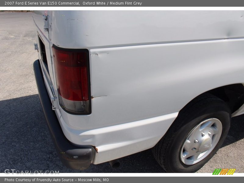 Oxford White / Medium Flint Grey 2007 Ford E Series Van E150 Commercial