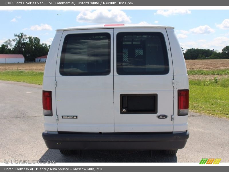 Oxford White / Medium Flint Grey 2007 Ford E Series Van E150 Commercial
