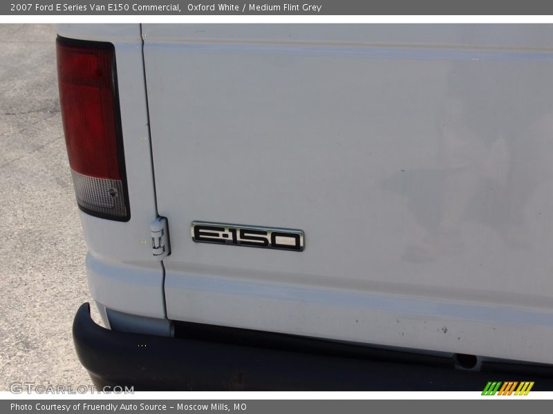 Oxford White / Medium Flint Grey 2007 Ford E Series Van E150 Commercial