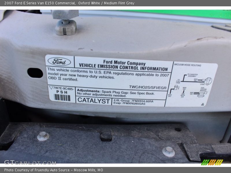 Oxford White / Medium Flint Grey 2007 Ford E Series Van E150 Commercial