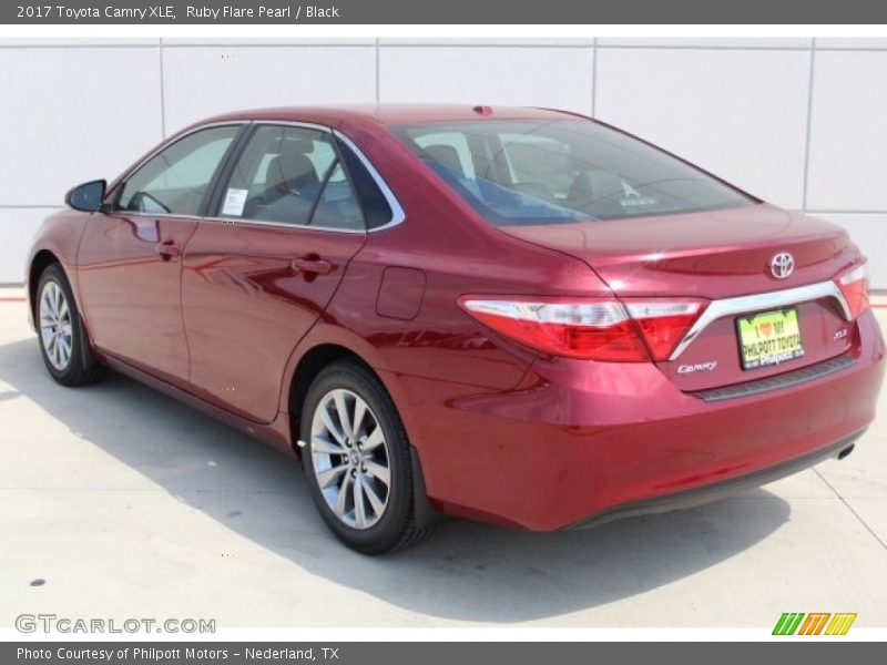 Ruby Flare Pearl / Black 2017 Toyota Camry XLE