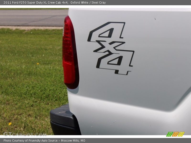 Oxford White / Steel Gray 2011 Ford F250 Super Duty XL Crew Cab 4x4