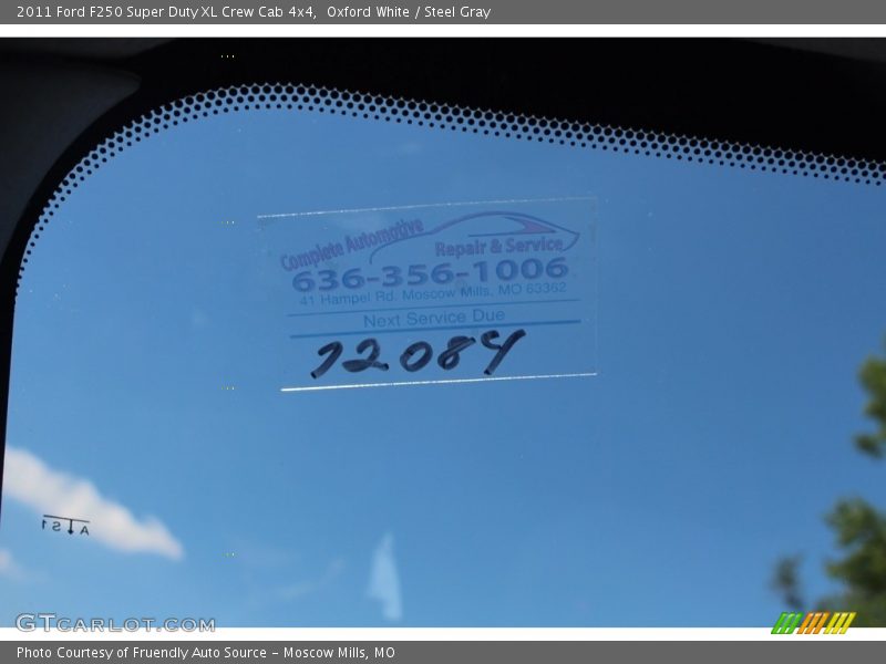 Oxford White / Steel Gray 2011 Ford F250 Super Duty XL Crew Cab 4x4