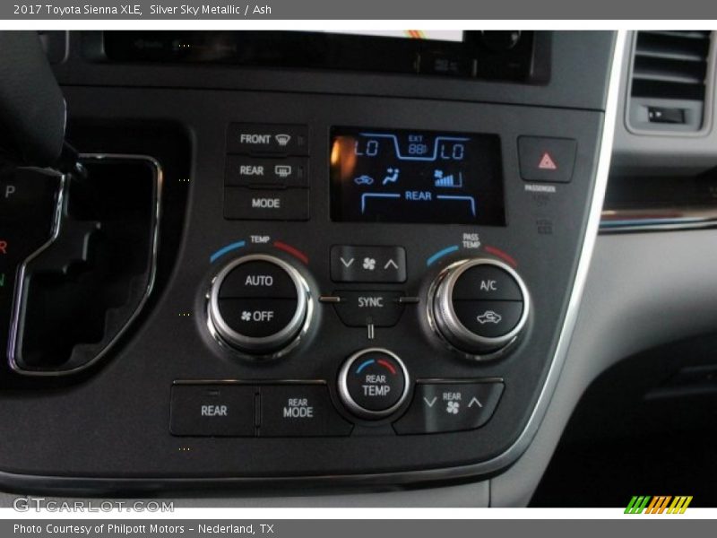Silver Sky Metallic / Ash 2017 Toyota Sienna XLE