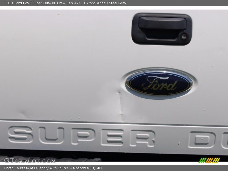 Oxford White / Steel Gray 2011 Ford F250 Super Duty XL Crew Cab 4x4