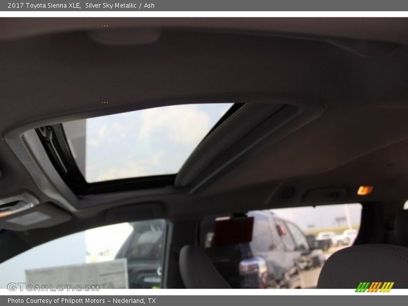 Silver Sky Metallic / Ash 2017 Toyota Sienna XLE