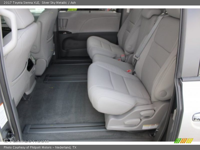 Silver Sky Metallic / Ash 2017 Toyota Sienna XLE
