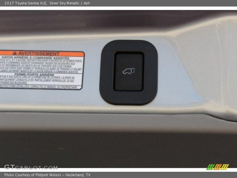 Silver Sky Metallic / Ash 2017 Toyota Sienna XLE