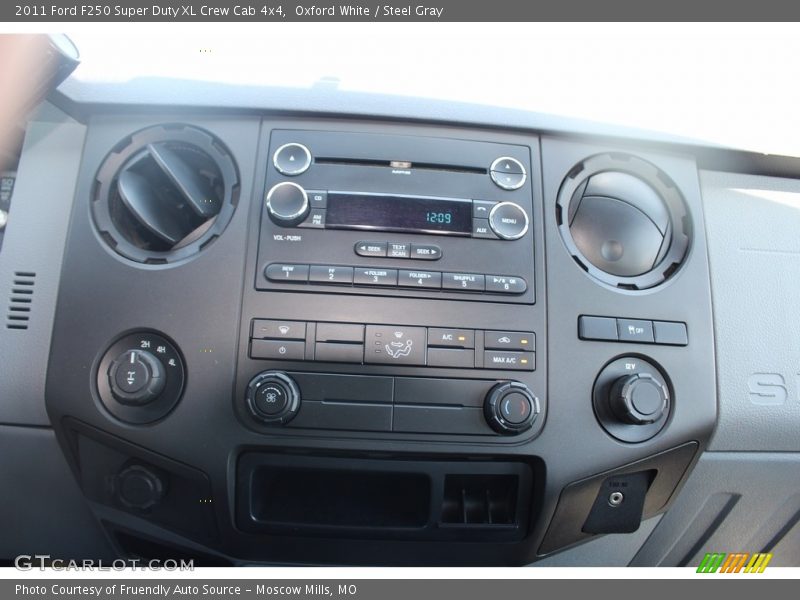 Oxford White / Steel Gray 2011 Ford F250 Super Duty XL Crew Cab 4x4