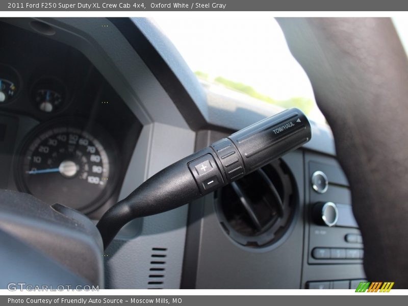 Oxford White / Steel Gray 2011 Ford F250 Super Duty XL Crew Cab 4x4
