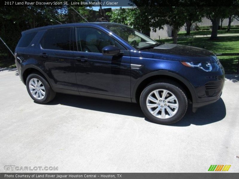 Loire Blue Metallic / Glacier 2017 Land Rover Discovery Sport SE