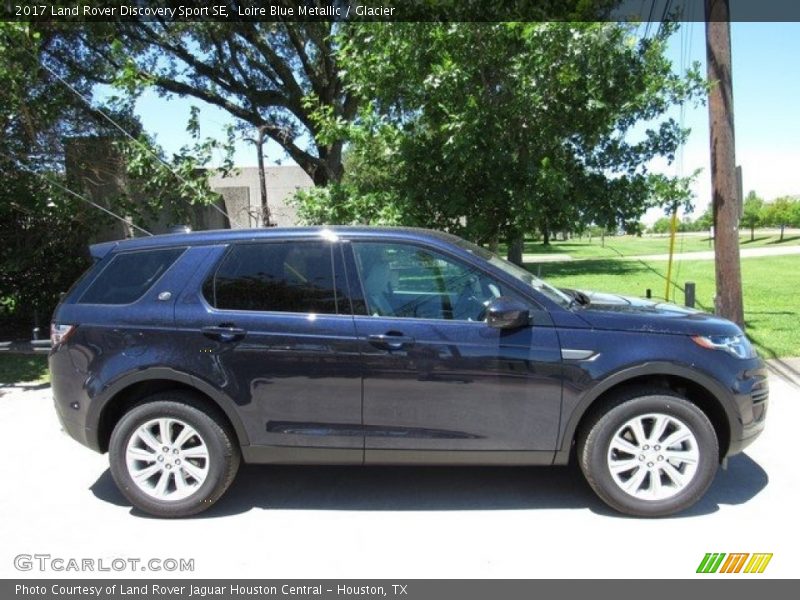 Loire Blue Metallic / Glacier 2017 Land Rover Discovery Sport SE