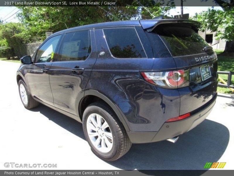 Loire Blue Metallic / Glacier 2017 Land Rover Discovery Sport SE