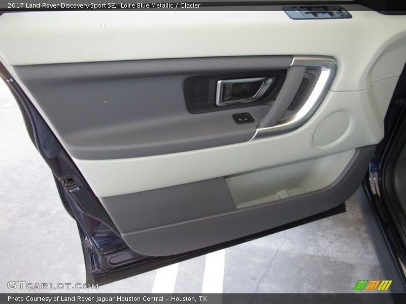 Loire Blue Metallic / Glacier 2017 Land Rover Discovery Sport SE
