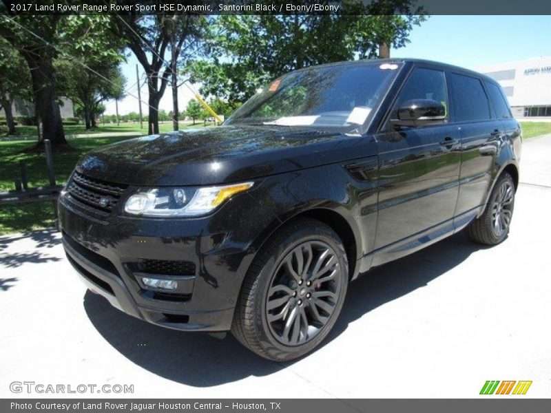 Front 3/4 View of 2017 Range Rover Sport HSE Dynamic