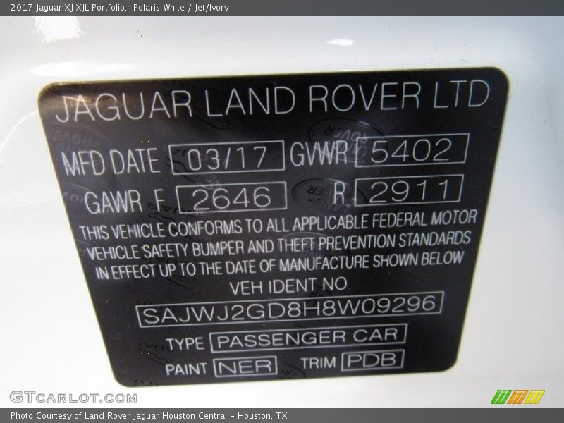 Polaris White / Jet/Ivory 2017 Jaguar XJ XJL Portfolio