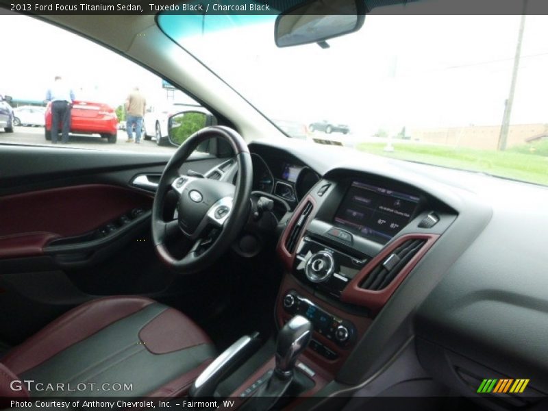 Tuxedo Black / Charcoal Black 2013 Ford Focus Titanium Sedan