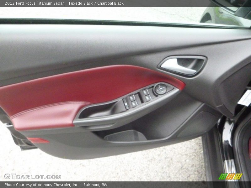 Tuxedo Black / Charcoal Black 2013 Ford Focus Titanium Sedan
