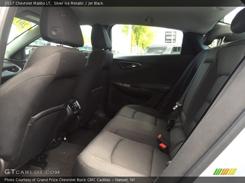 Silver Ice Metallic / Jet Black 2017 Chevrolet Malibu LT