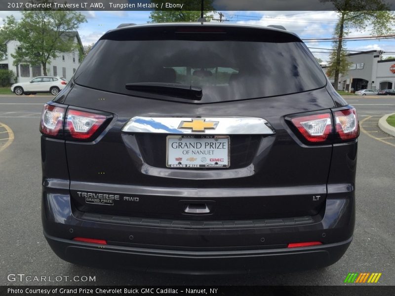 Tungsten Metallic / Ebony 2017 Chevrolet Traverse LT AWD