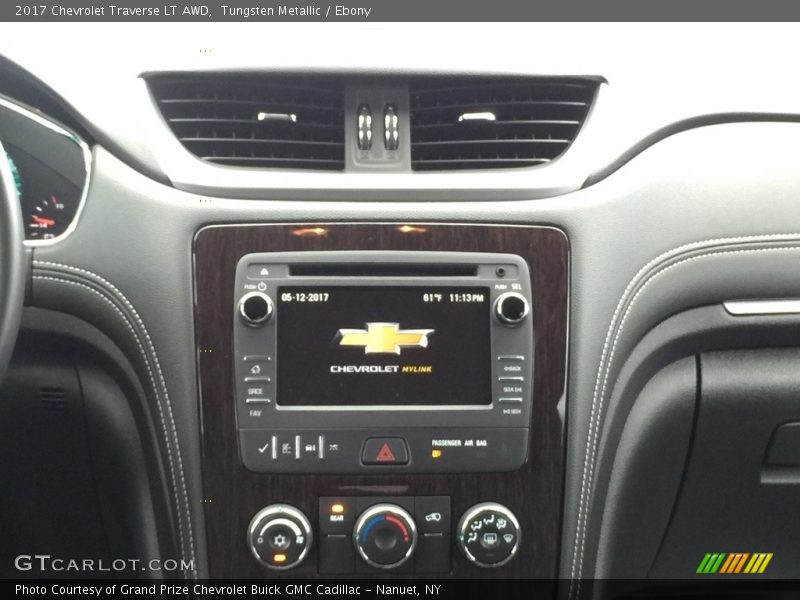Tungsten Metallic / Ebony 2017 Chevrolet Traverse LT AWD