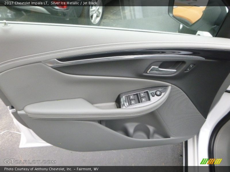 Silver Ice Metallic / Jet Black 2017 Chevrolet Impala LT