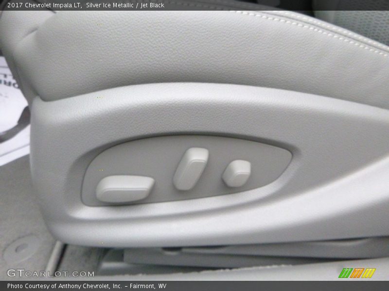 Silver Ice Metallic / Jet Black 2017 Chevrolet Impala LT