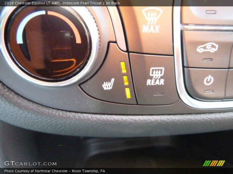 Iridescent Pearl Tricoat / Jet Black 2018 Chevrolet Equinox LT AWD