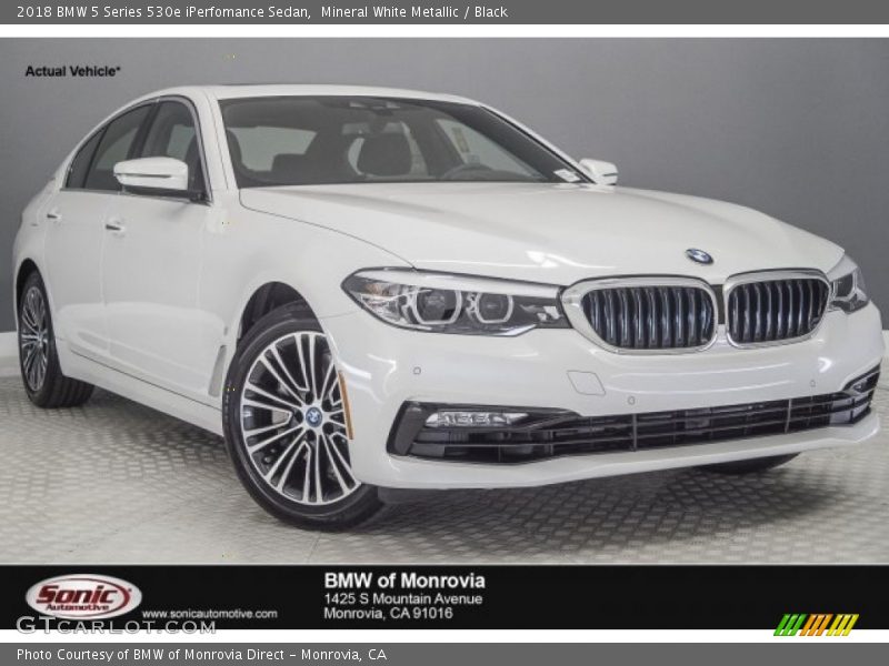 Mineral White Metallic / Black 2018 BMW 5 Series 530e iPerfomance Sedan