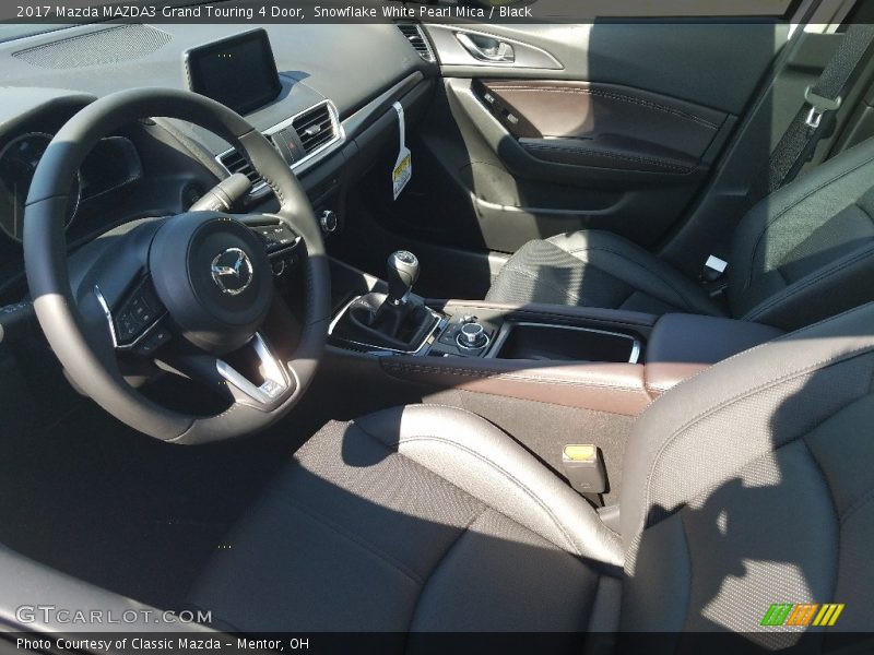 Snowflake White Pearl Mica / Black 2017 Mazda MAZDA3 Grand Touring 4 Door