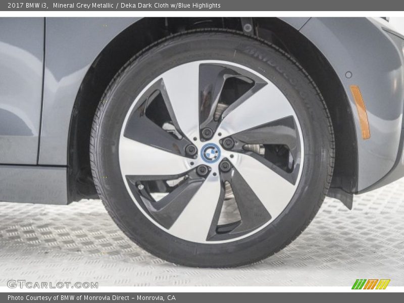 Mineral Grey Metallic / Deka Dark Cloth w/Blue Highlights 2017 BMW i3