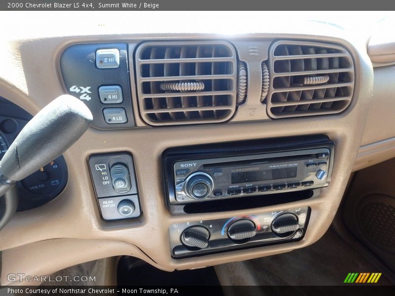 Summit White / Beige 2000 Chevrolet Blazer LS 4x4