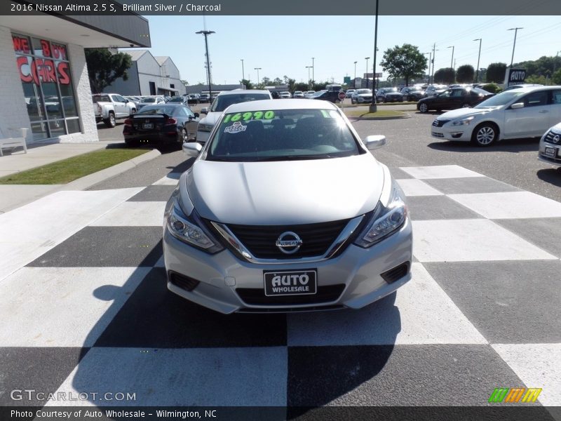 Brilliant Silver / Charcoal 2016 Nissan Altima 2.5 S