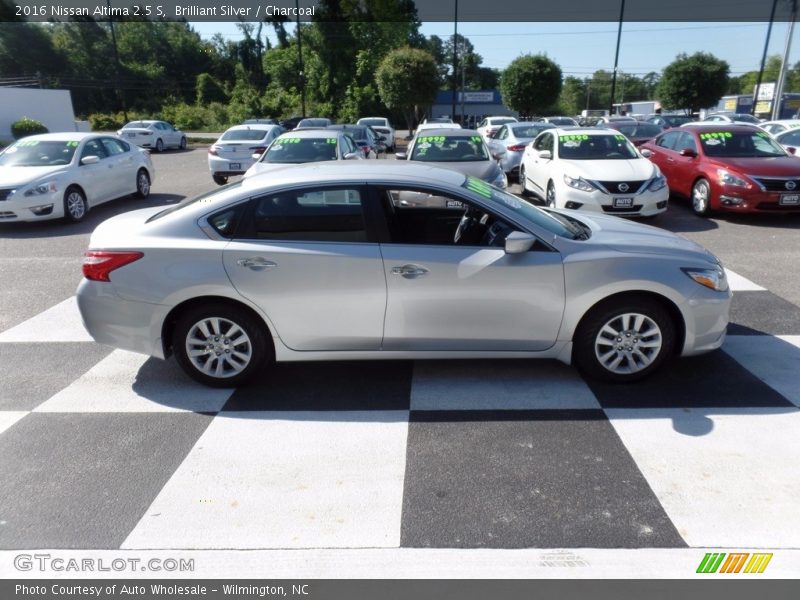 Brilliant Silver / Charcoal 2016 Nissan Altima 2.5 S