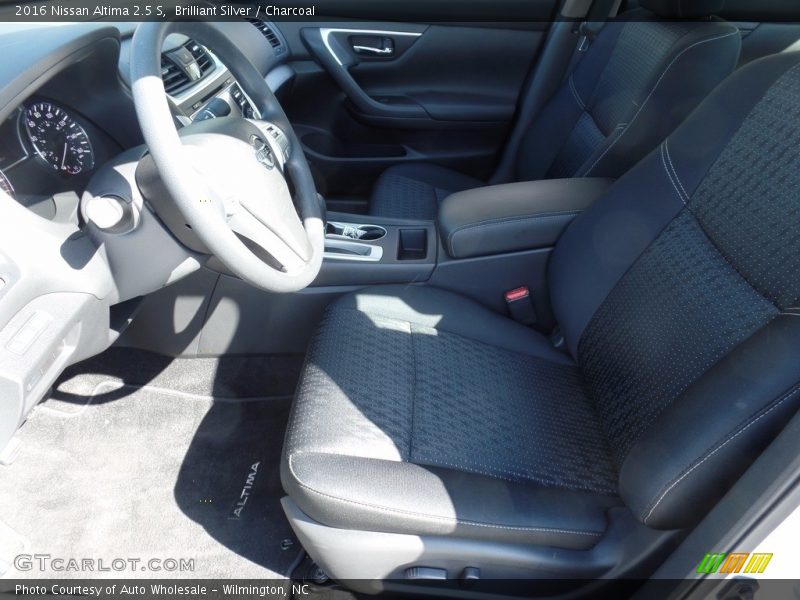 Brilliant Silver / Charcoal 2016 Nissan Altima 2.5 S