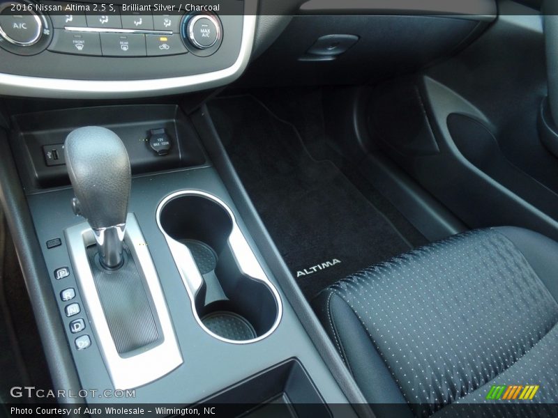 Brilliant Silver / Charcoal 2016 Nissan Altima 2.5 S