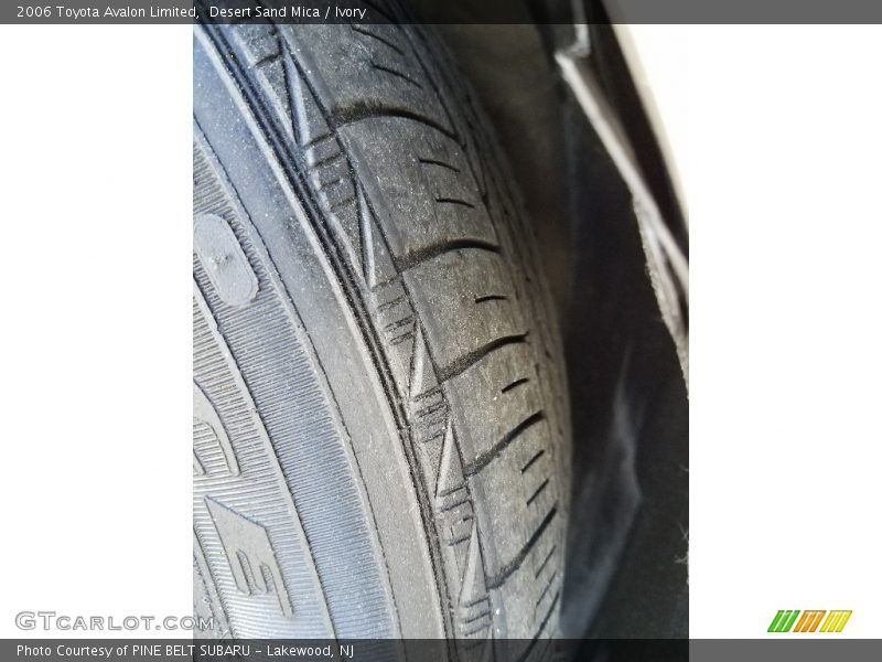 Desert Sand Mica / Ivory 2006 Toyota Avalon Limited