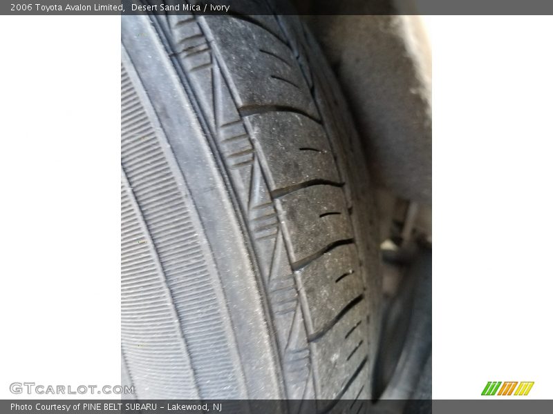 Desert Sand Mica / Ivory 2006 Toyota Avalon Limited