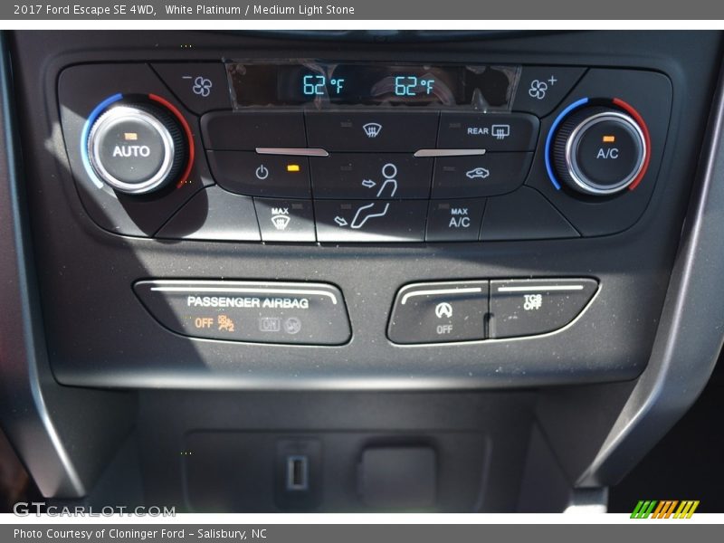 White Platinum / Medium Light Stone 2017 Ford Escape SE 4WD
