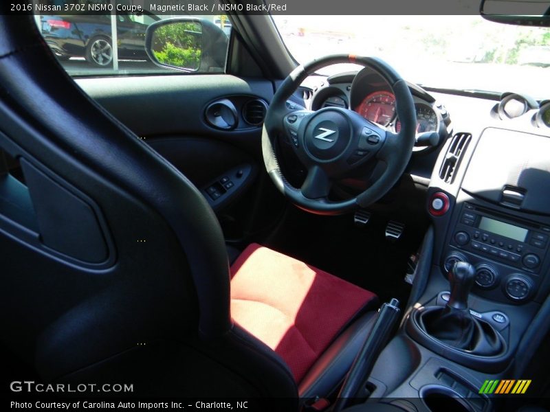 Magnetic Black / NISMO Black/Red 2016 Nissan 370Z NISMO Coupe