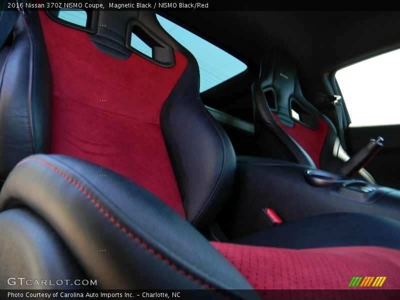 Magnetic Black / NISMO Black/Red 2016 Nissan 370Z NISMO Coupe