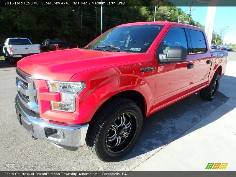 Front 3/4 View of 2016 F150 XLT SuperCrew 4x4