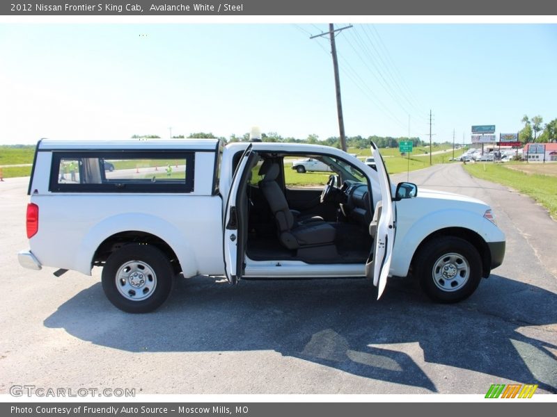 Avalanche White / Steel 2012 Nissan Frontier S King Cab
